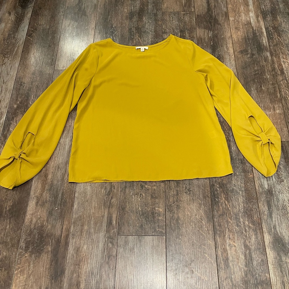 Gilli Yellow-Mustard Long Sleeve Blouse with Twisted Cuffs